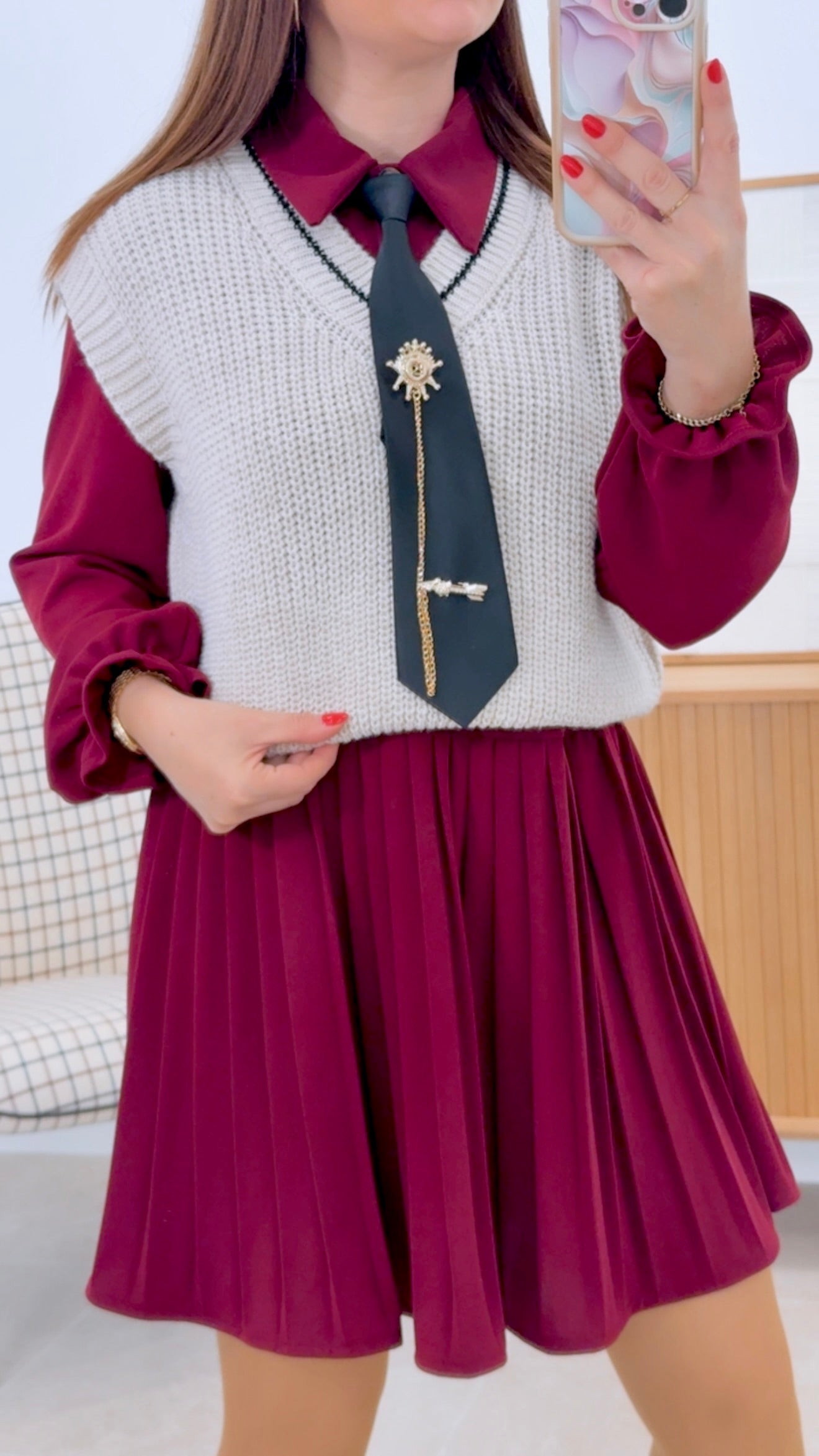 CONJUNTO VESTIDO, CHALECO Y CORBATA