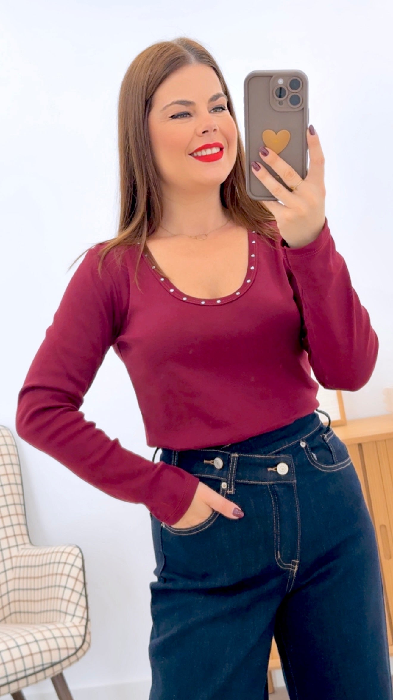 CAMISETA TACHUELAS