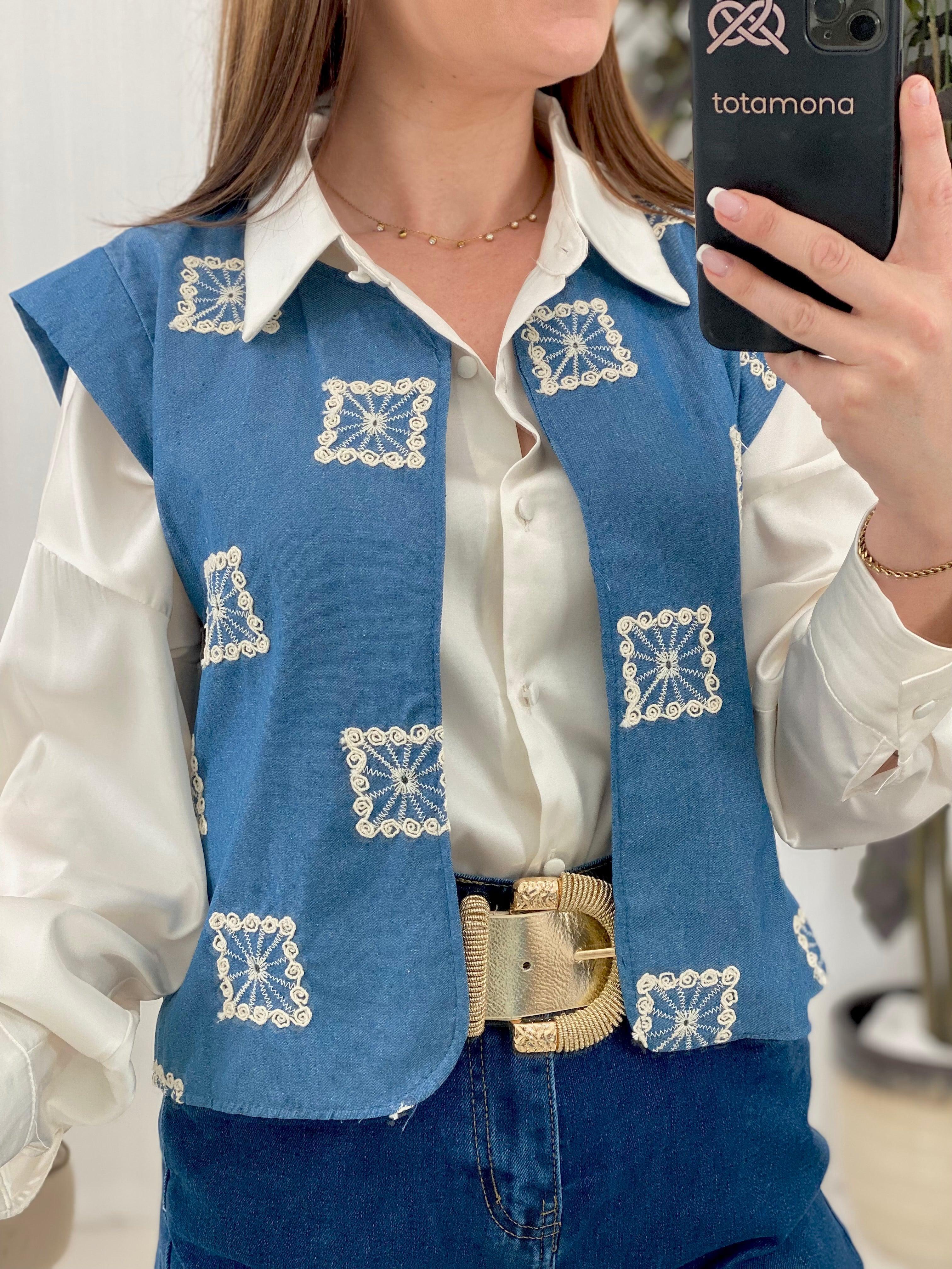 CHALECO DENIM BORDADO